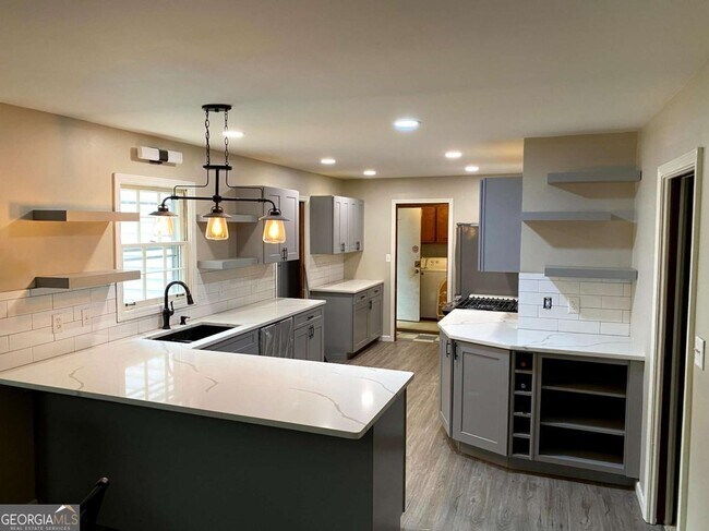 Foto del edificio - 4754 Winthrop Dr