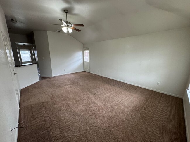 Building Photo - 1204 Cinch Dr