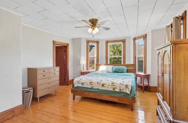 Foto del edificio - 62 Maple St