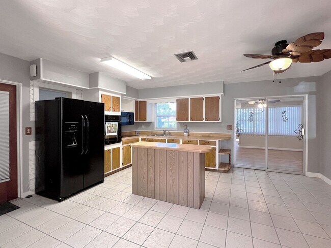 Foto del edificio - Two-Bedroom Pool Home in Winter Haven Clos...