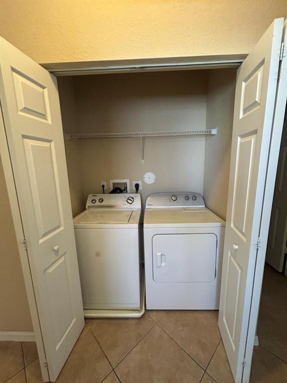 Foto del edificio - 9065 Plymouth Pl