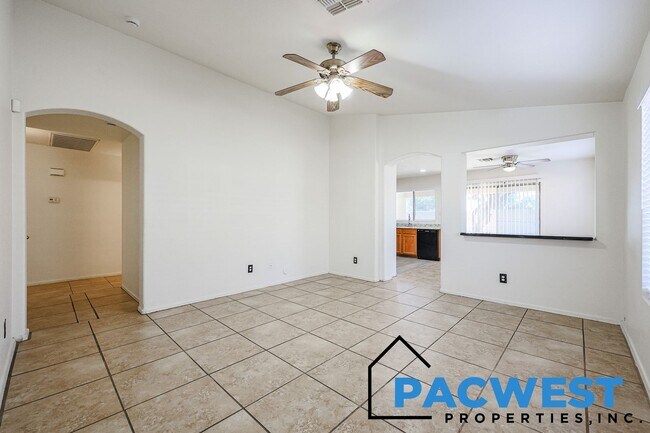 Foto del edificio - Desirable Coldwater Springs Neighborhood!