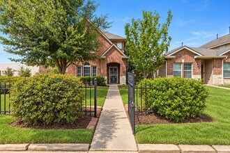 Building Photo - 14618 Empanada Dr