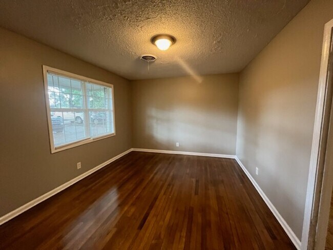 Foto del edificio - Renovated 3 Bedroom 1.5 Bath Home for Rent!!
