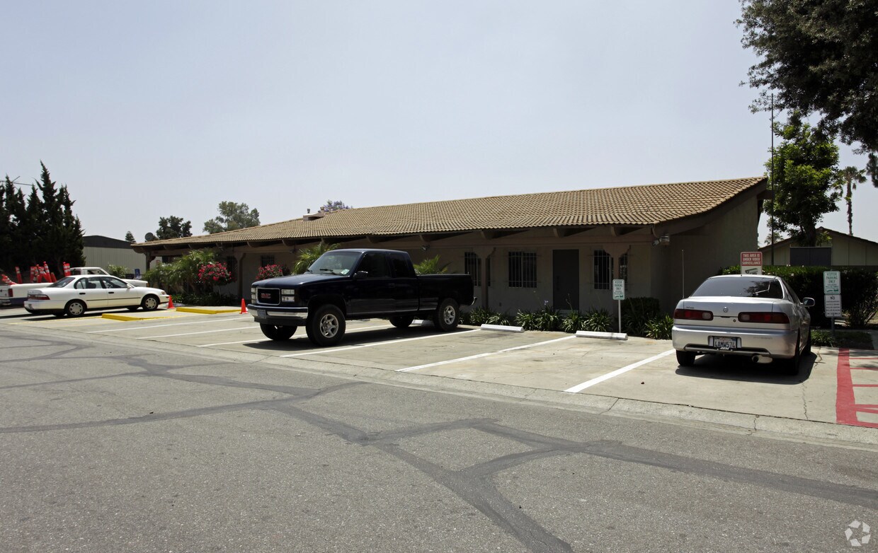 Building Photo - Tokay Manor