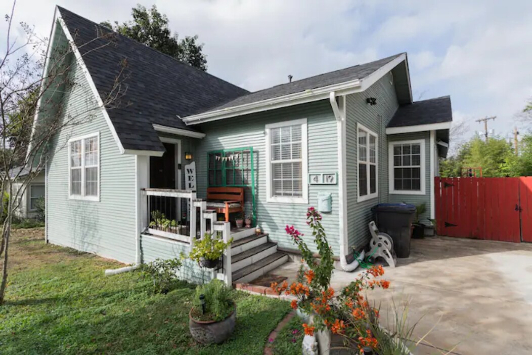 Foto principal - 419 W Lullwood Ave.