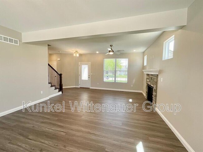 Photo - 824 Bassett St House