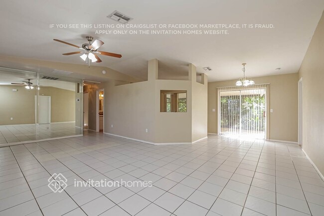 Building Photo - 8012 Cypress Dr N