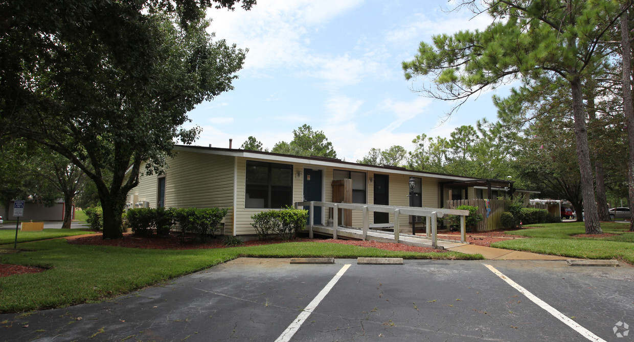 Primary Photo - Moultrie Apartments