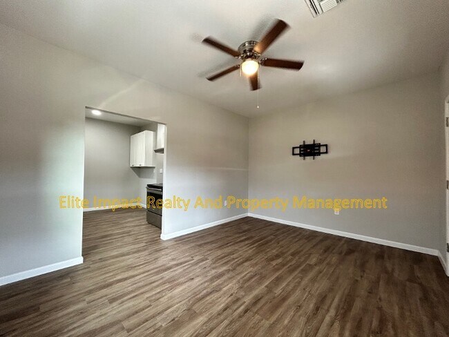 Building Photo - 1330 N Tyndall Ave