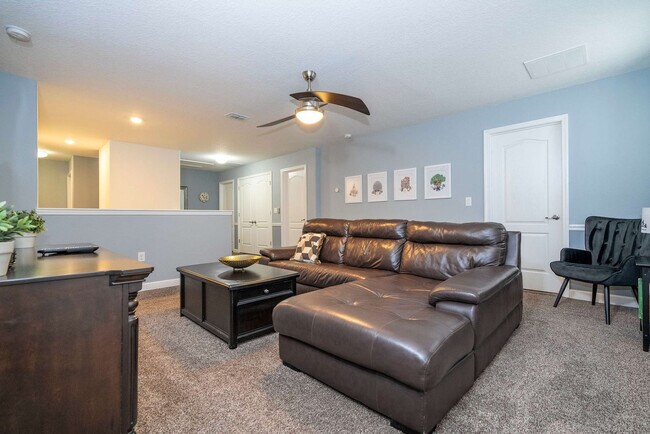 Building Photo - 1400 Moon Valley Dr