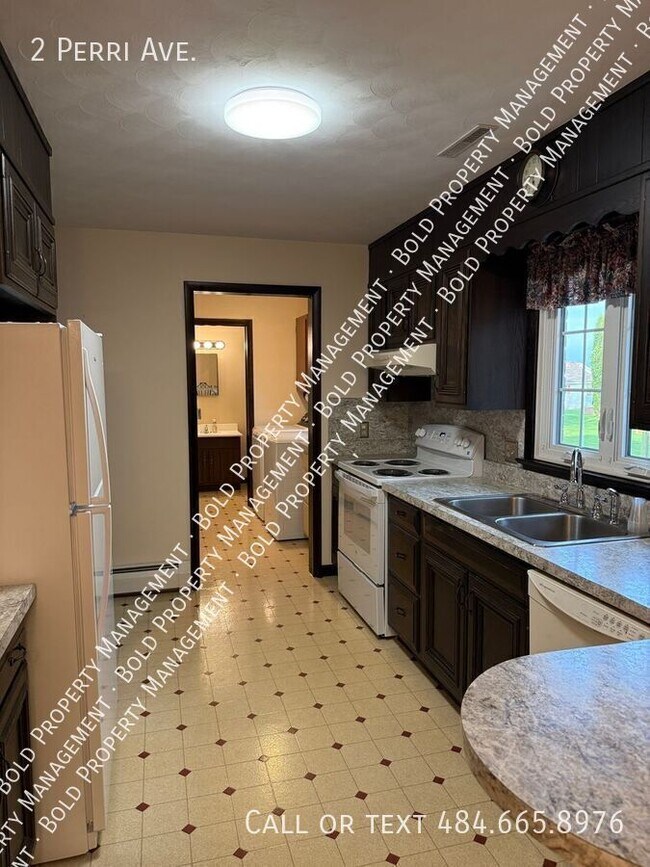 Foto del edificio - 2 Perri Ave