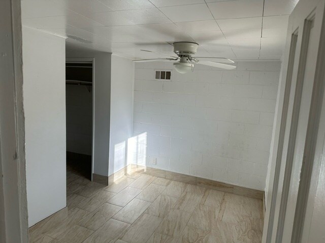 Foto del edificio - 2020 U.A Ave #15