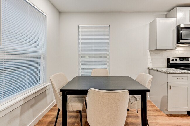 Foto del edificio - 1017 North Ln