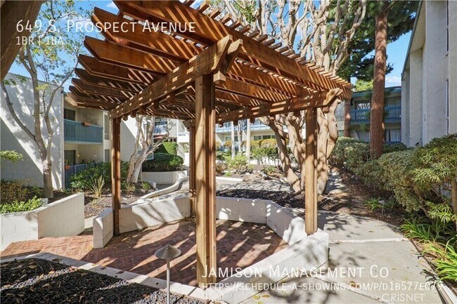 Foto del edificio - 649 S Prospect Ave
