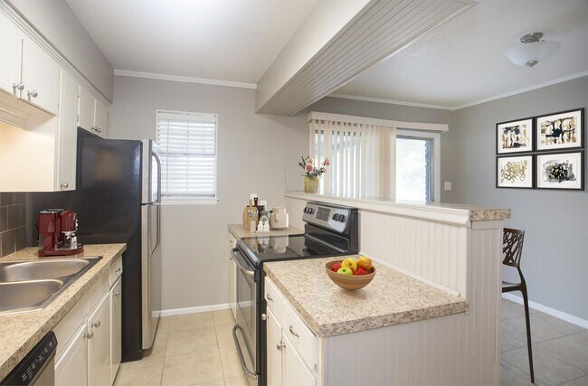 Building Photo - 517 Chickadee Dr