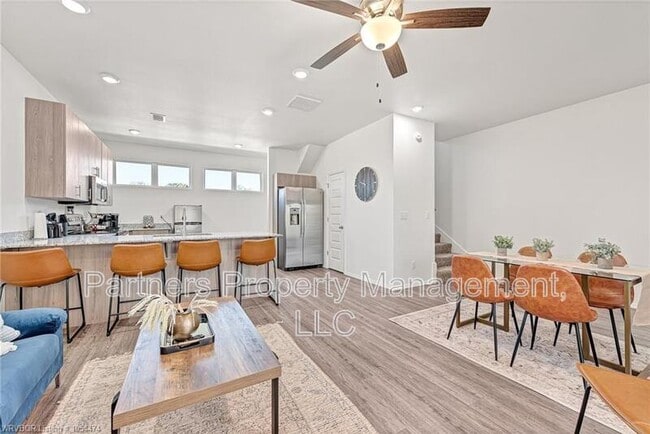 Foto del edificio - 1768 S Razorback Rd