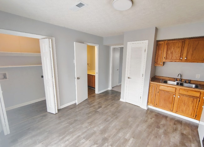 Foto del edificio - 22 Fonda Dr