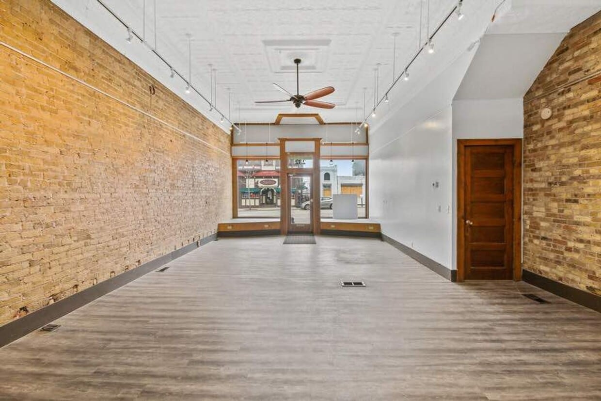 Foto principal - 232 Main St