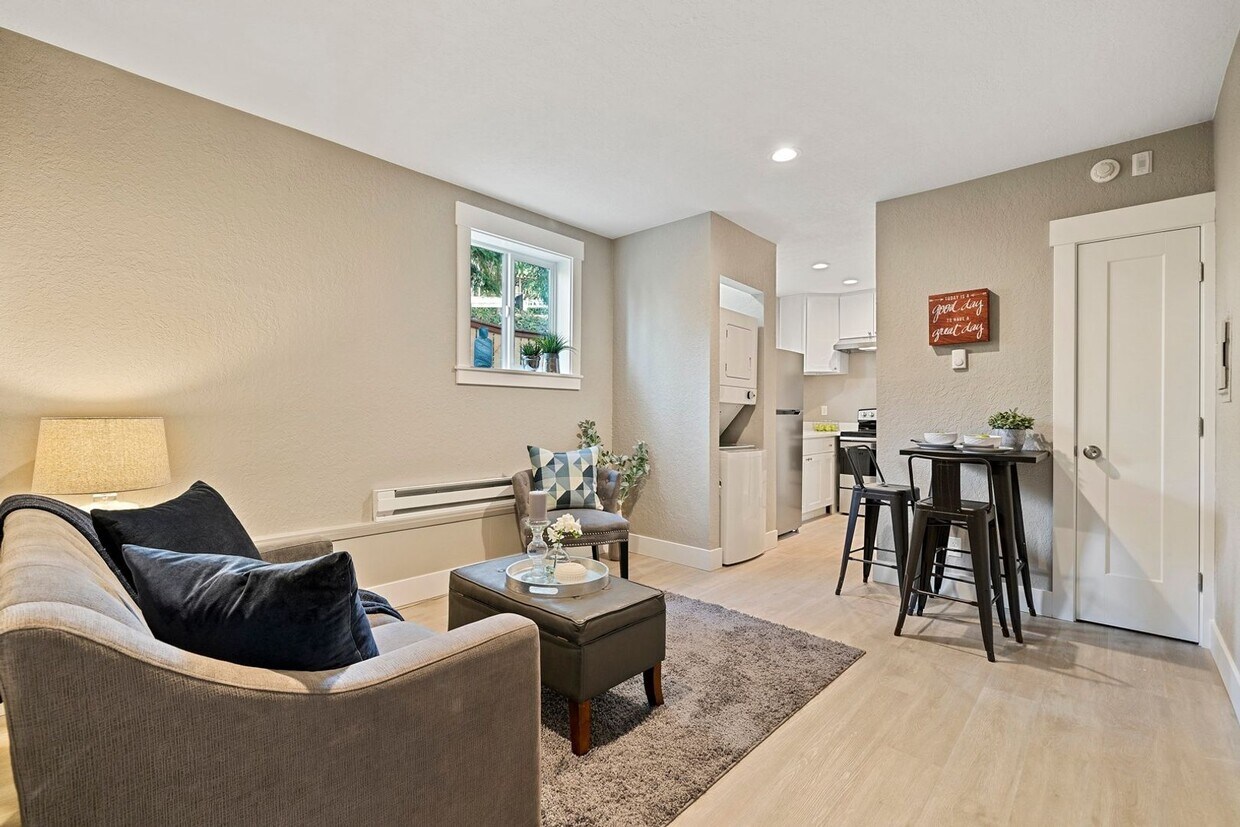 Foto principal - 9110 Redmond - Woodinville Rd NE