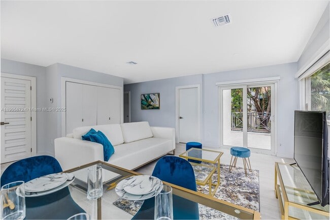 Foto del edificio - 2742 Coacoochee St