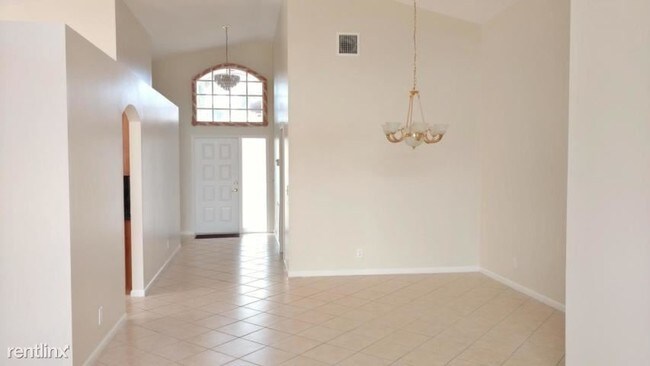Building Photo - 3 br, 2 bath House - Pipers Glen