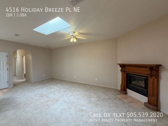 Foto del edificio - 4516 Holiday Breeze Pl NE