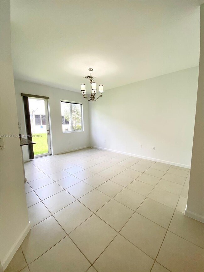 Building Photo - 21479 NW 14th Ct