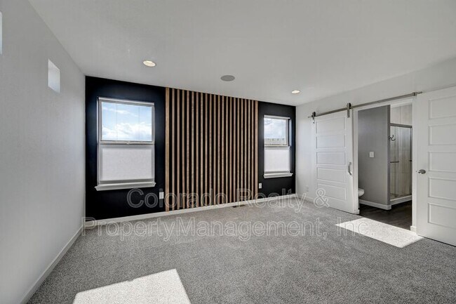 Foto del edificio - 6024 Callan Dr