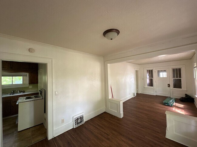 Foto del edificio - 728 Arbor Ave SE