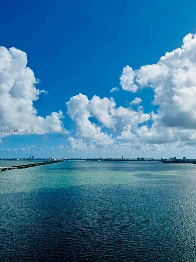 Building Photo - 480 NE 31st St