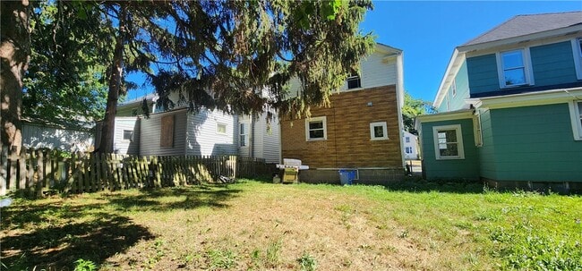 Building Photo - 131 W Schuyler St