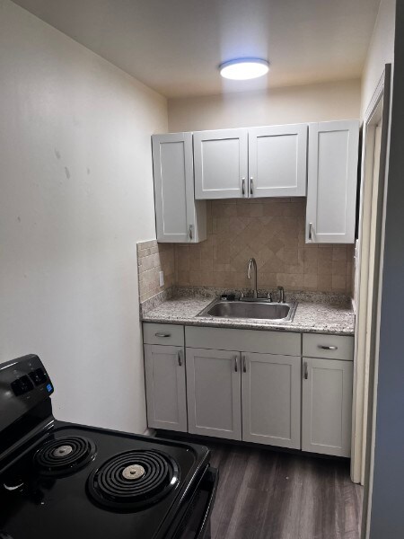 Foto del edificio - 2209 -2215 Highland Street