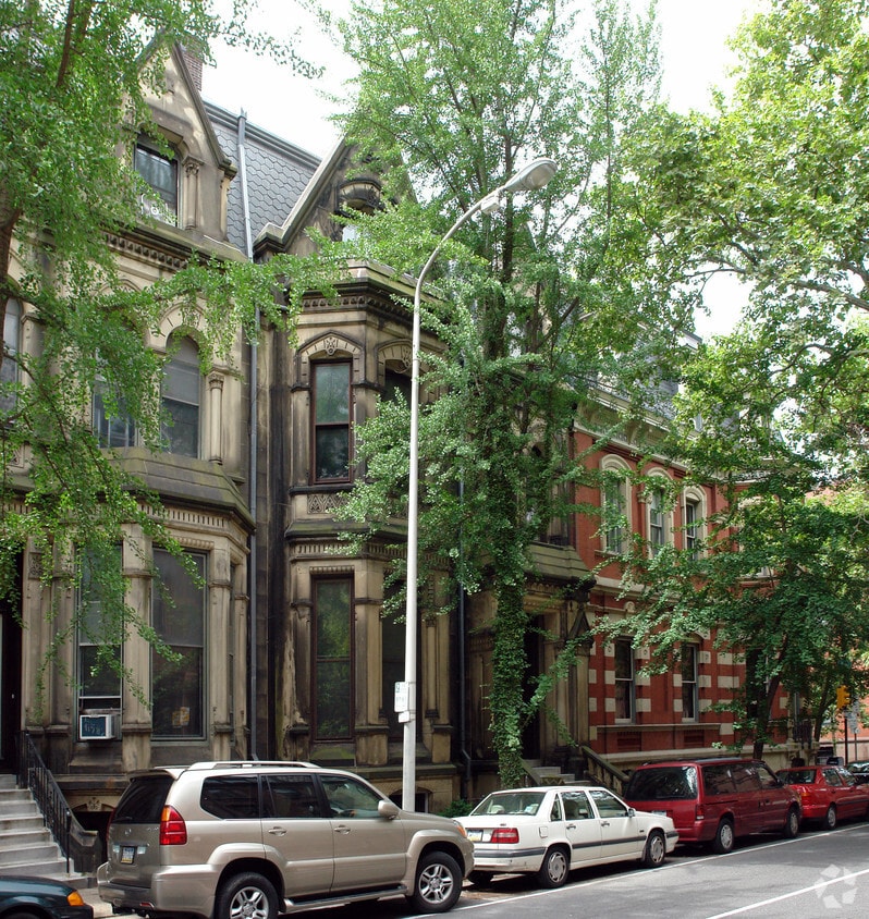 Building Photo - 2038 Spruce St