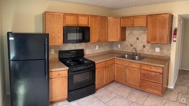 Building Photo - 1816 Buena Vista Dr SE