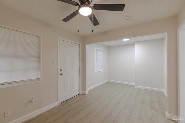 Building Photo - 825 Booker Ave