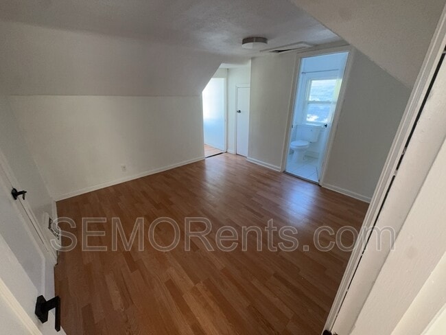 Foto del edificio - 6740 Robbins Ave