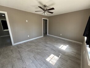 Building Photo - 1503 Teanaway Ln