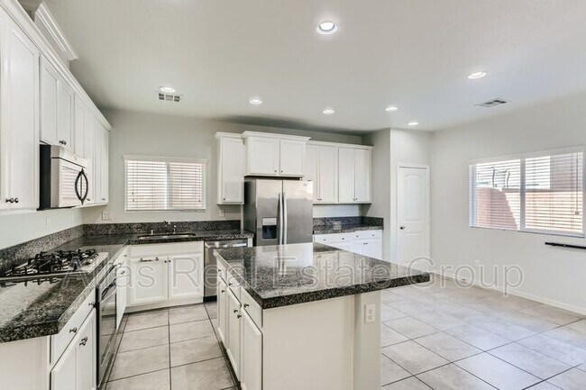 Foto del edificio - 8276 Southern Cross Ave