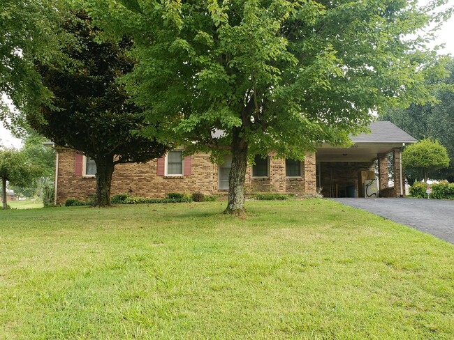 Building Photo - 2229 Lambert Dr