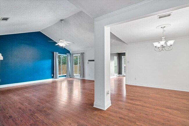 Foto del edificio - 501 Calhoun Dr