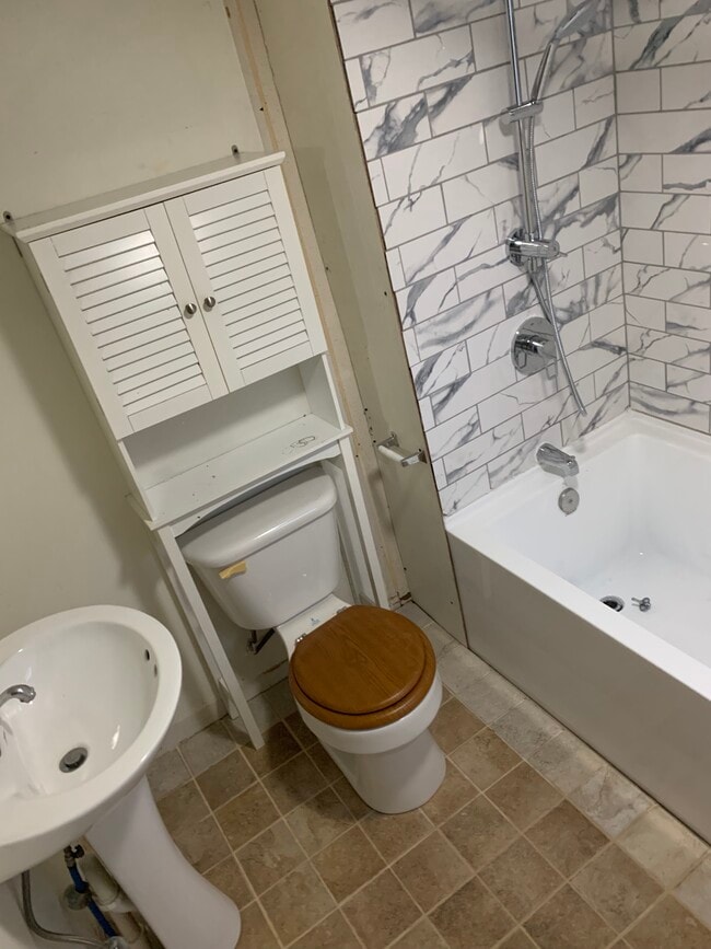 Building Photo - 953 Dryden Rd