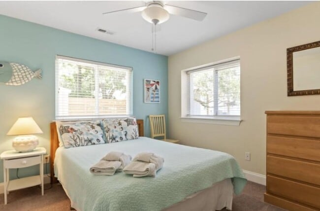 Photo - OFF-SEASON LOWER SUITE 2 BED/1BATH/LIVING ROOM Apartment