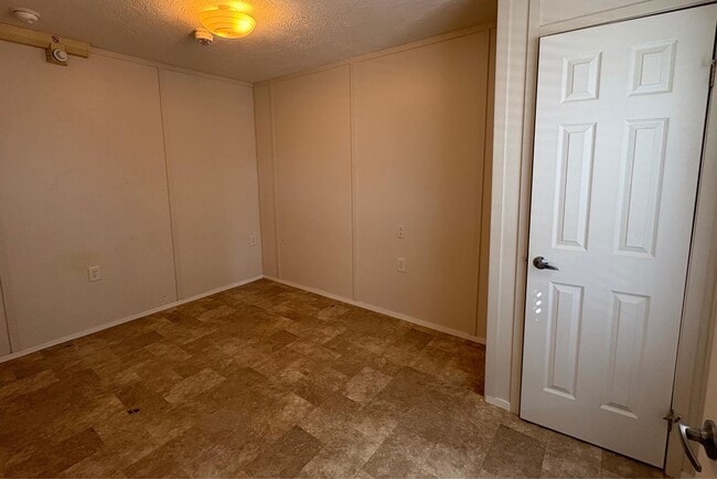 Building Photo - 606 Buckwheat Dr