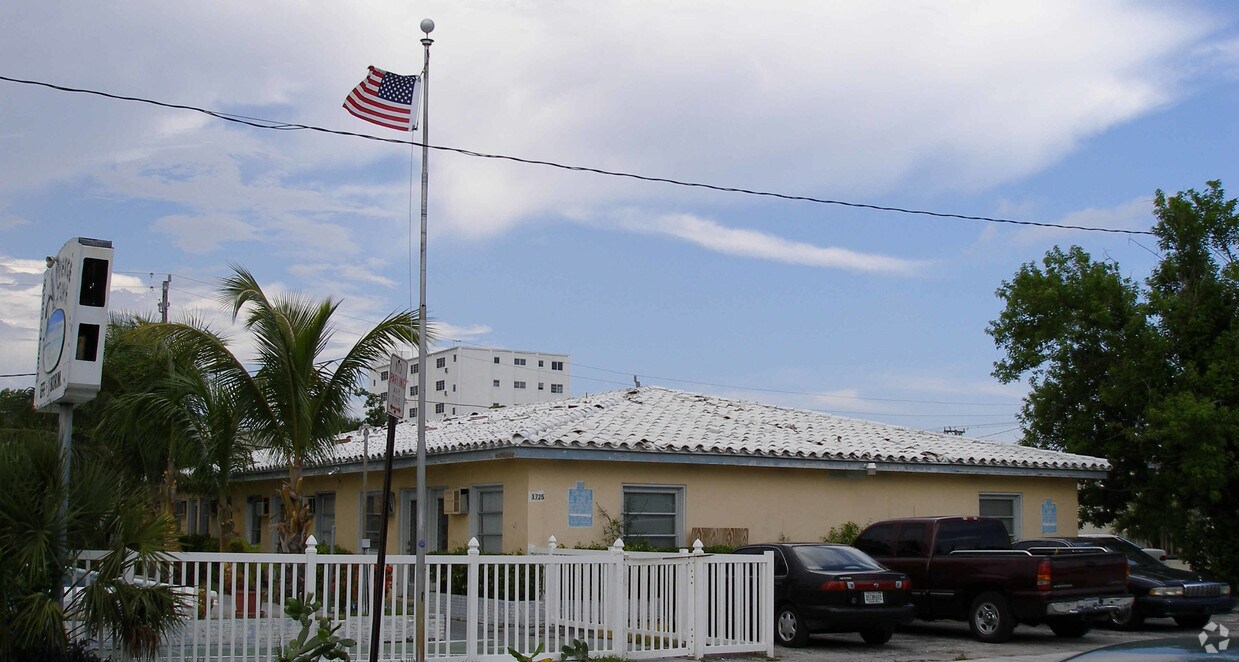Foto del edificio - 1725 Taylor St