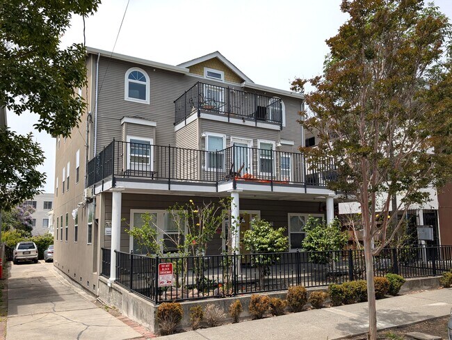 Foto del edificio - 2504 Dana St