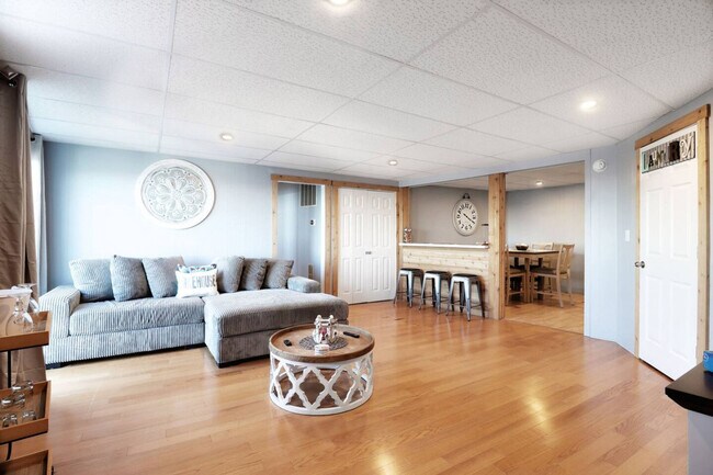 Foto del edificio - 36930 N Stanton Point Rd