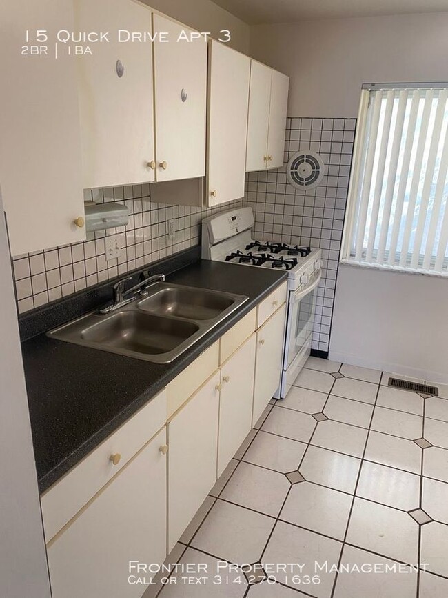 Building Photo - 2 bedroom at Northbrook Apartments!