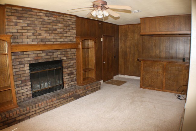 Building Photo - 3401 E Noble Dr