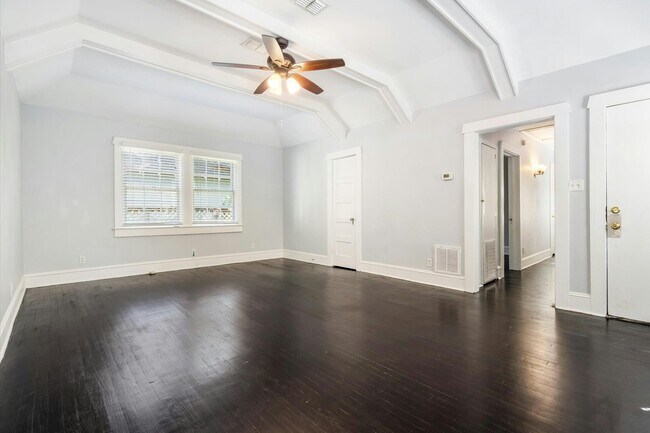 Foto del edificio - 2056 Emogene St